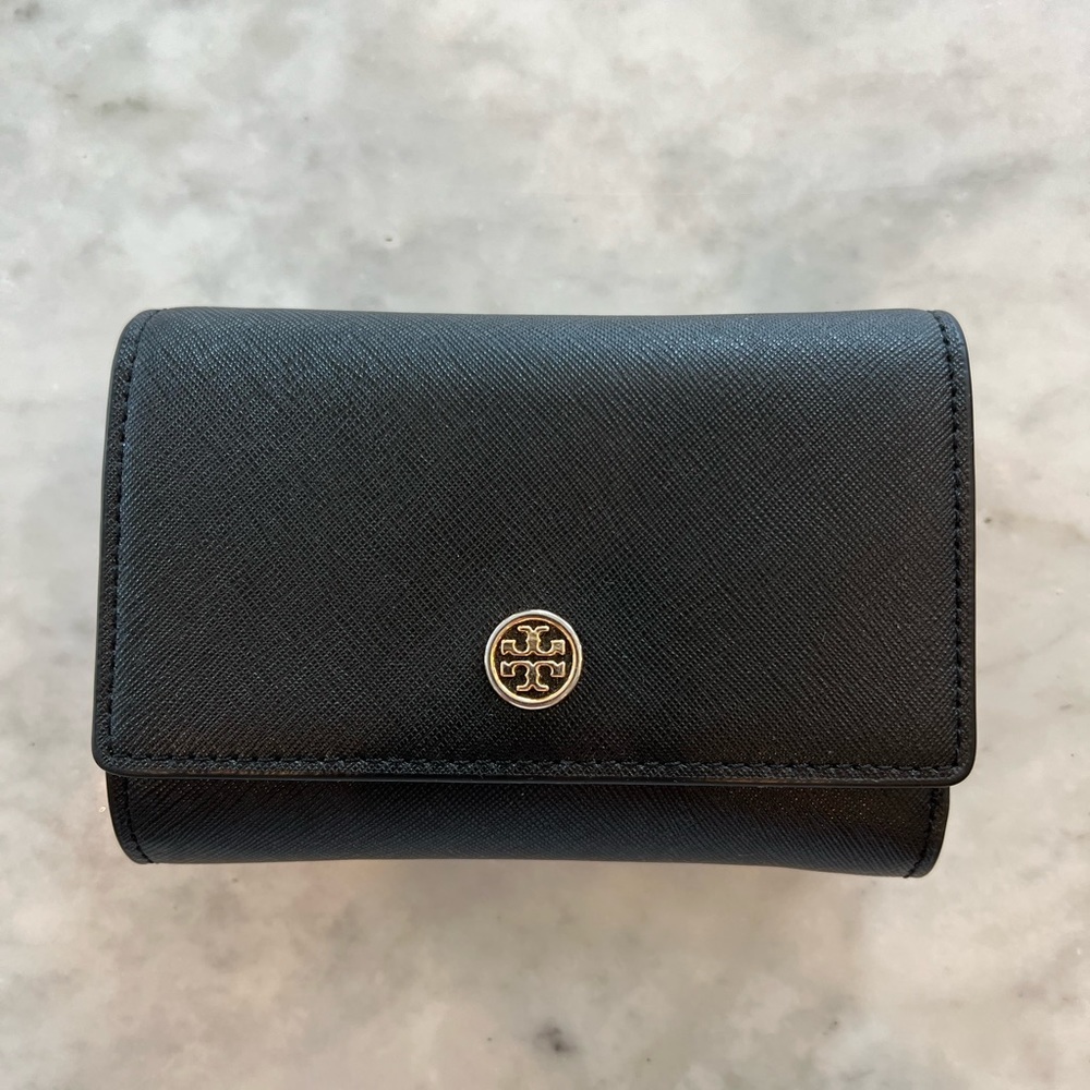 Tory Burch medium Robinson wallet in black